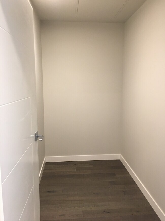 Photo - 4963-4963 Cambie St