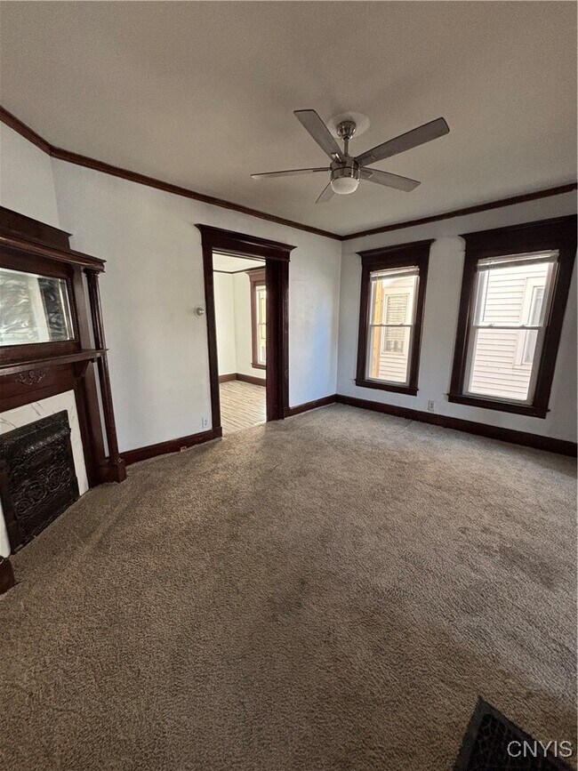 Photo - 942 State St