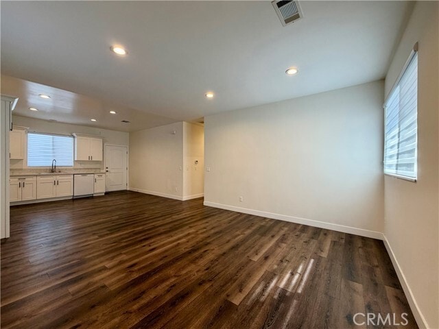 Photo - 9363 Walker St