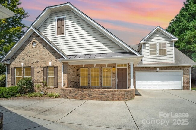 Building Photo - 286 Liverpool Rd