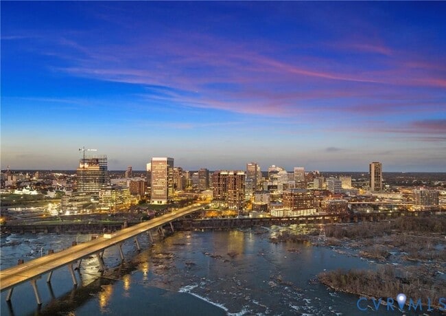 Photo - 444 W 6th St