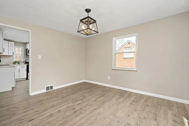 Photo - 122 Bramble St
