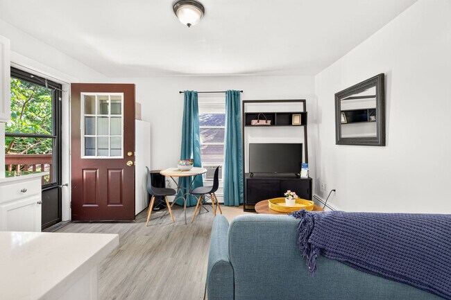 22 Hews St Unit SI FL3-ID1586664P
