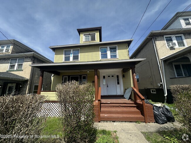 Building Photo - 703 Moosic St Rental