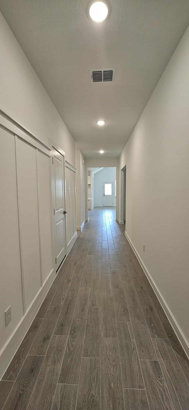Photo - 8422 Bay Oaks Dr