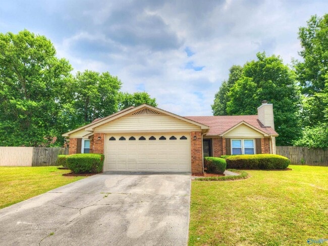 Building Photo - 1008 Fieldstone Ct SE