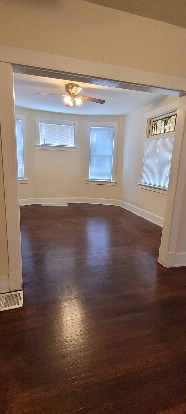 Photo - 1831 W North Bend Rd Unidad 2
