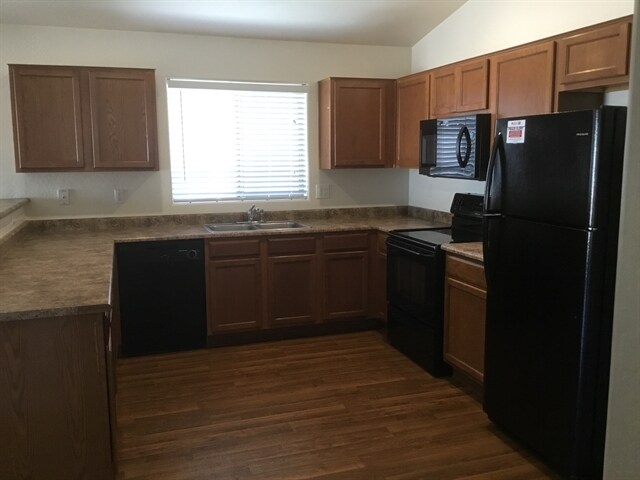 Photo - 25056 W Illini St