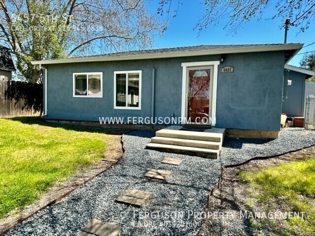 Photo - 5457 5th St