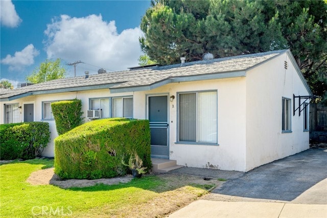 Building Photo - 2025 Broadview Dr