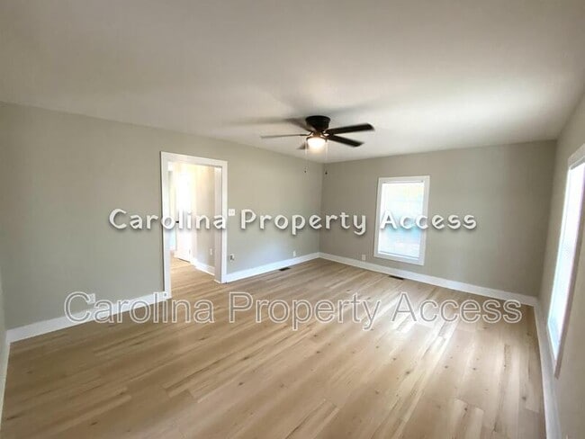 Photo - 2928 Evans Rd