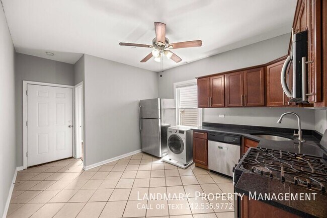Photo - 2947 N Avers Ave Unit 2