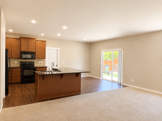 Photo - 3918 Southlake Dr SE