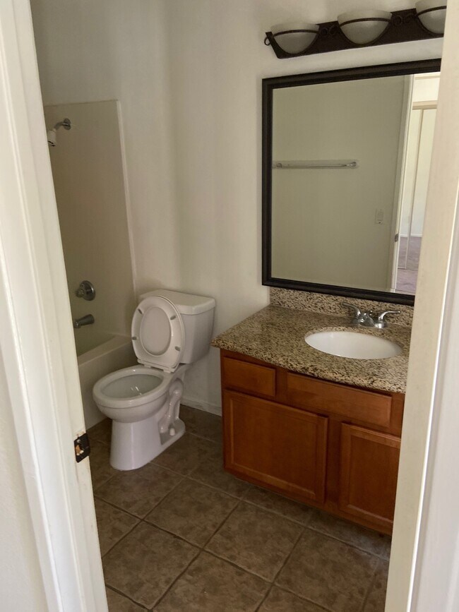 1136 W Blaine St Apartment Unit 203 Riverside, CA