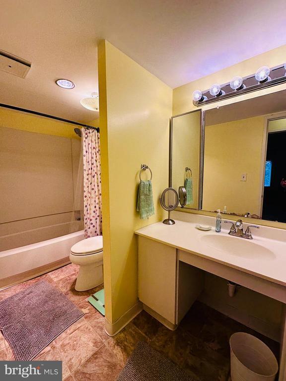 Photo - 8370 Greensboro Dr Unit 404