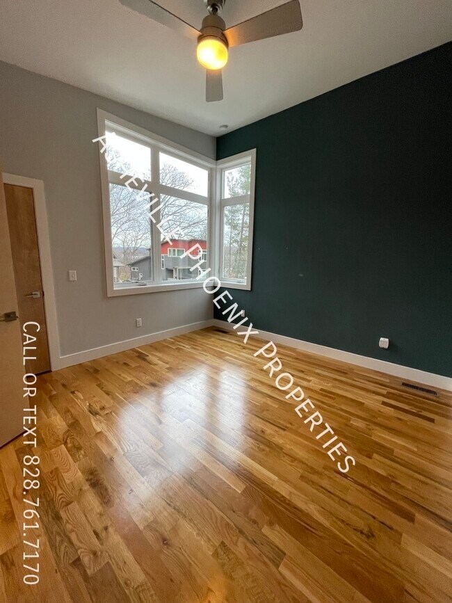 Photo - 18 Mauricet Ln House