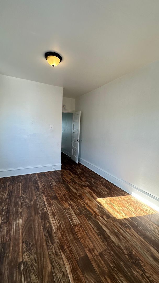 Photo - Front Porch Row - Olney