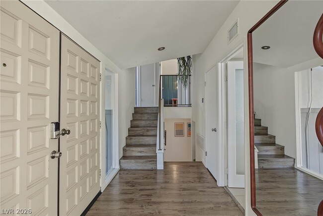 Photo - 1663 Pawnee Dr