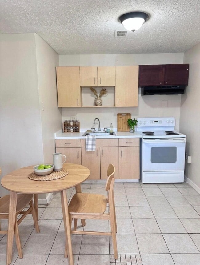 Photo - 940 Ferndale Pl Unit B