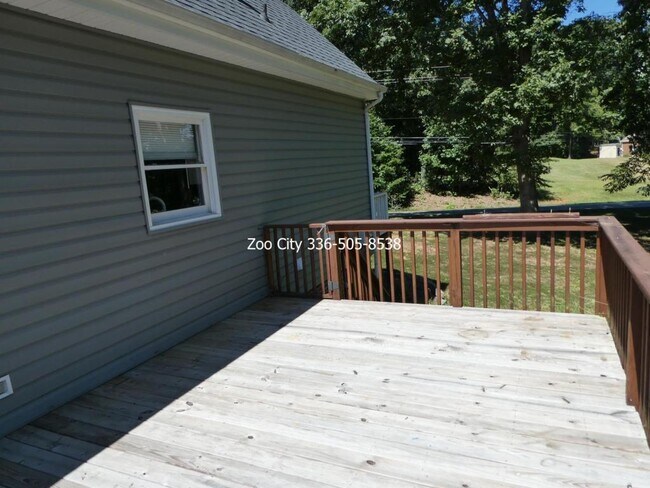 Photo - 603 Woodland Cir
