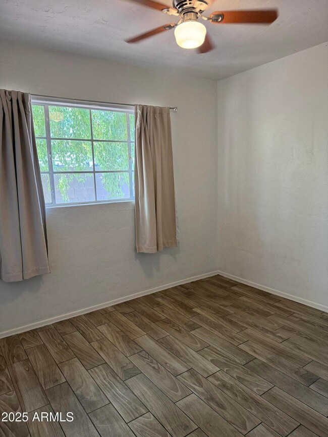 Photo - 1321 E Hall St