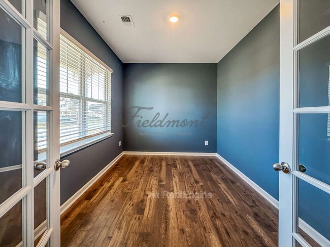 Photo - 322 Gammon Ln