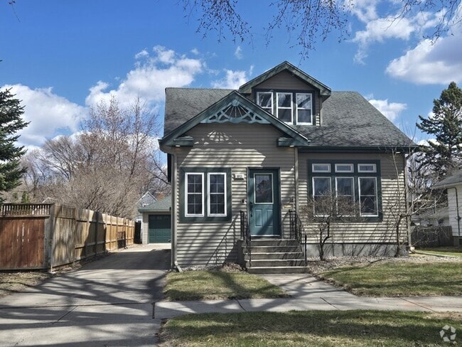 Building Photo - 1011 Cottonwood St Rental