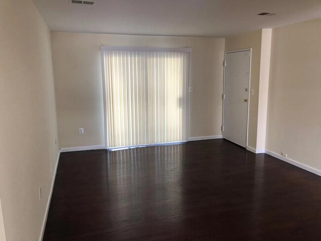 Photo - 311 N Oaks Blvd Unit 311N