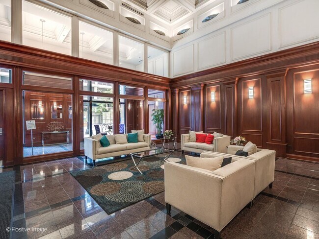 Photo - 212 W Washington St