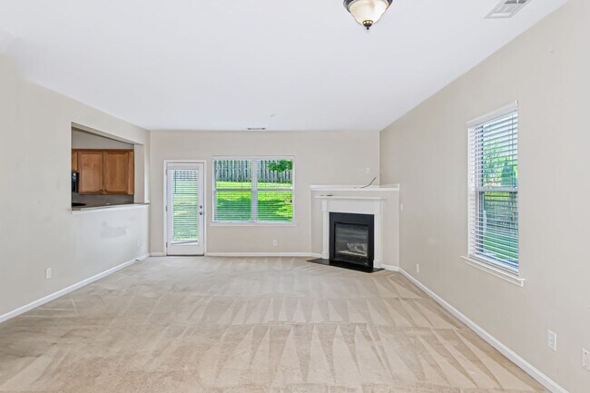 906 Silver Lake Dr