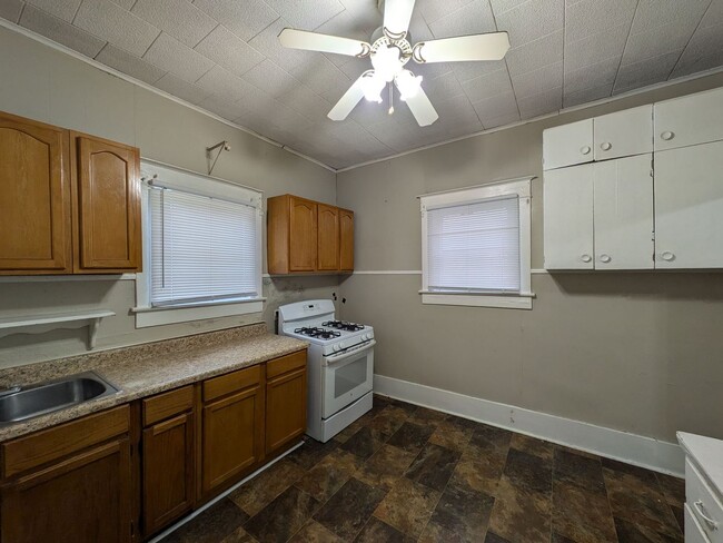 Photo - 1819 10th St