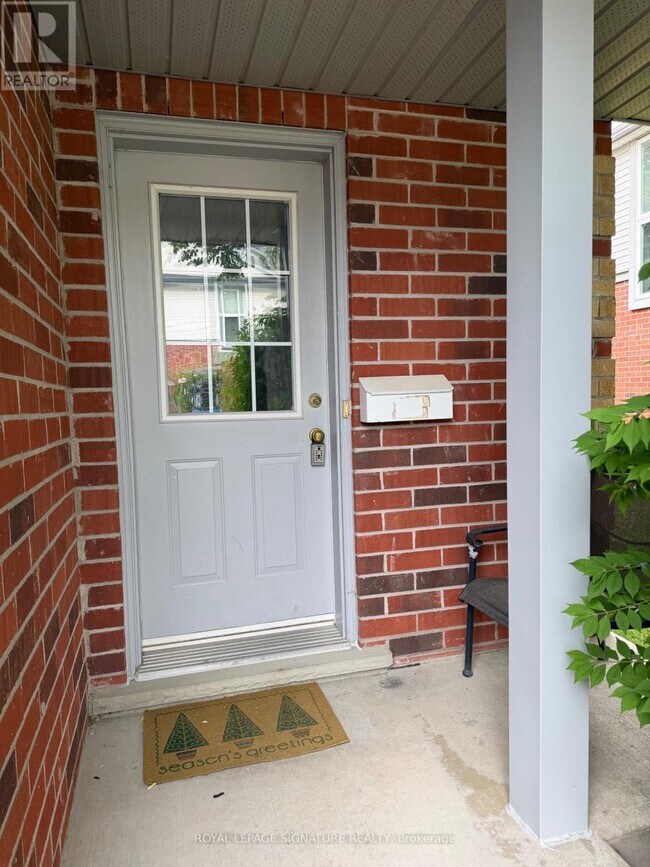Photo - 920 Edinburgh Rd S