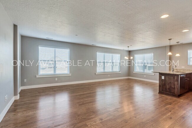 Photo - 774 S 1600 W Unit 204