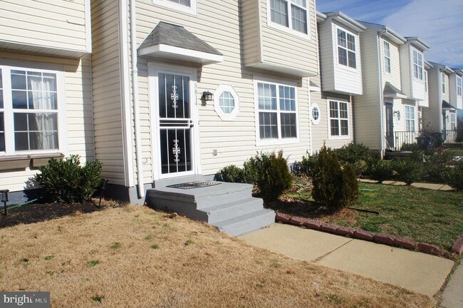 Photo - 5814 Holly Springs Dr N Townhome