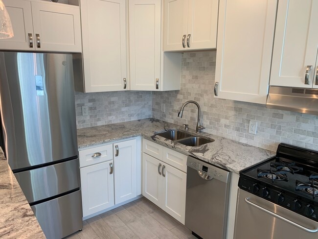 Photo - Studio Bed/1 Bath - Unit 17