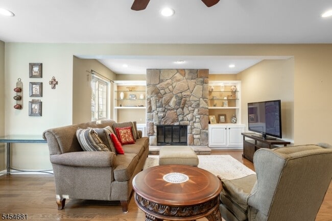 Photo - 21 Foxwood Dr