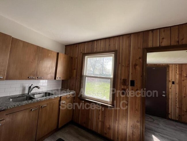 Photo - 6726 Leland Ave
