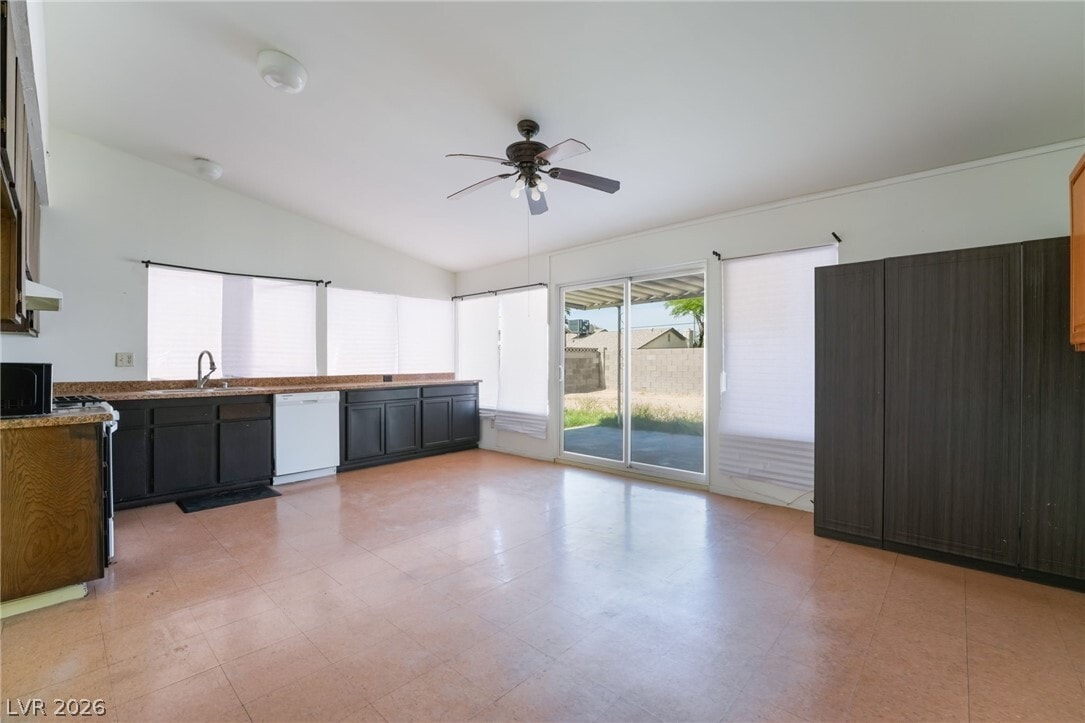 Photo - 2102 E Russell Rd