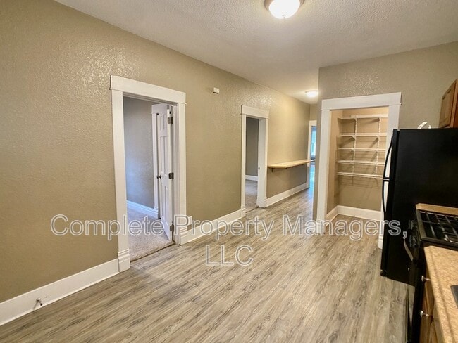 Photo - 221 E Main St