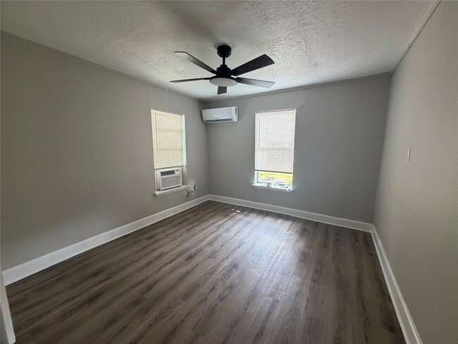 Photo - 1314 Bernard St