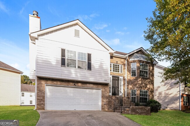 Photo - 2000 Redwood Trace