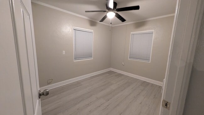 Photo - 208 Spencer Pl Unidad A