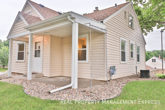 Photo - Charming 4 Bedroom 2.5 Bath near Sanford