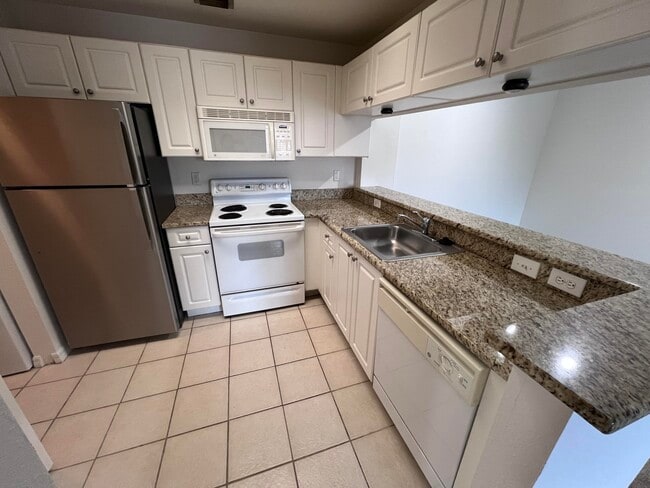 Building Photo - 2809 Amalei Dr Unit 302 Rental