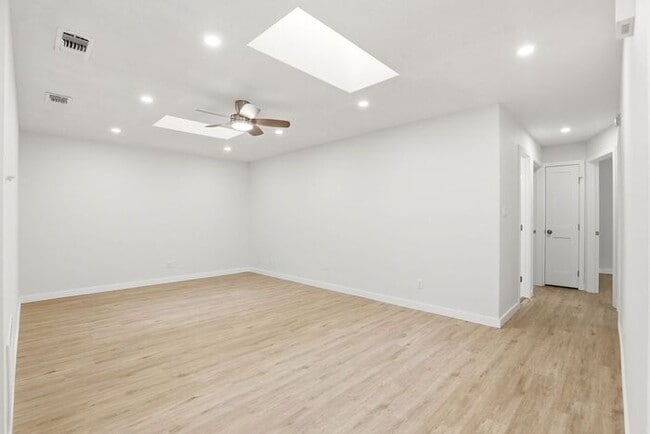 Stunning Remodeled 3BR Duplex in Oviedo with Modern Upgrades