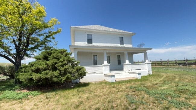 Building Photo - Farm House For Lease