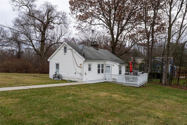 Building Photo - 128 Mahopac Ave Rental