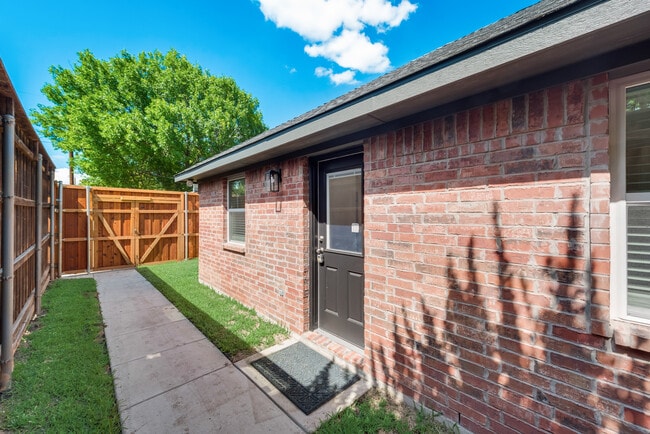 Photo - 6722 Hyacinth Ln