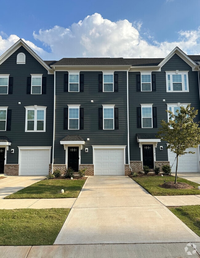 Building Photo - 4022 Edenborn Ln Rental