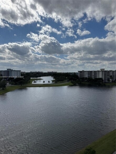 Building Photo - 3095 N Course Dr Unit 811